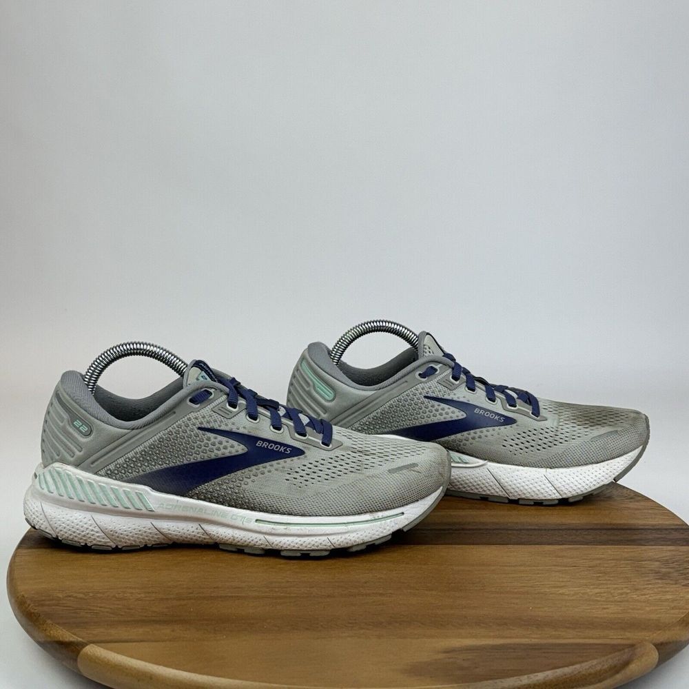 Womens Brooks Adrenaline GTS 22 Gray Athletic Running Sneakers Shoes Size 9 AA